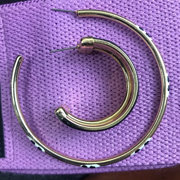 Elegant Gold and Black Hoop Earrings - Picture 5 of 6